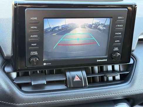 Used 2021 Toyota RAV4 XLE w/ XLE Grade Weather Package AWD/4WD image 25