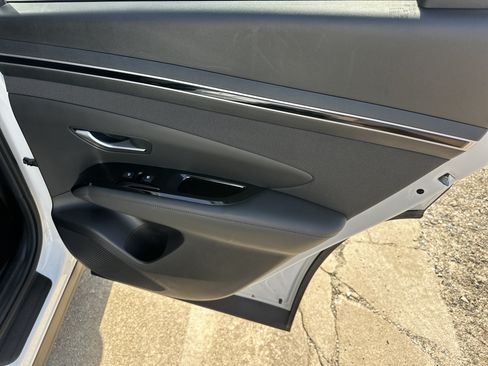Used 2024 Hyundai Tucson Limited FWD image 17