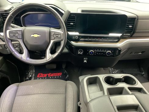Used 2022 Chevrolet Silverado 1500 LT w/ Z71 Off-Road Package AWD/4WD image 15