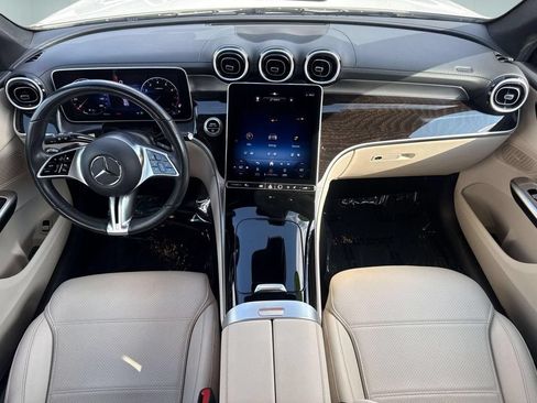 Used 2024 Mercedes-Benz GLC 300 4MATIC image 27