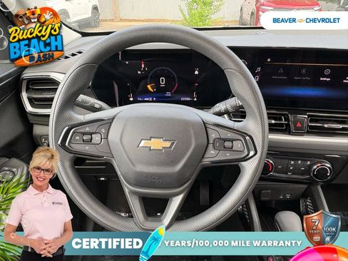 Used 2025 Chevrolet TrailBlazer LT AWD/4WD image 18