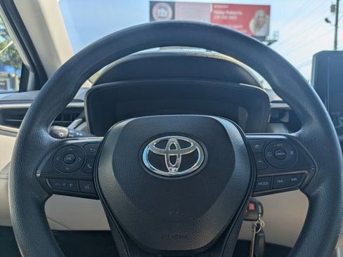 Used 2024 Toyota Corolla Cross L image 28