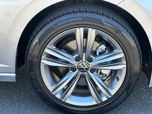 Used 2024 Volkswagen Jetta SE FWD image 13