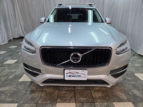Used 2018 Volvo XC90 T6 Momentum w/ Convenience Package image 3