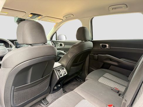 Used 2023 Kia Sorento LX FWD image 6