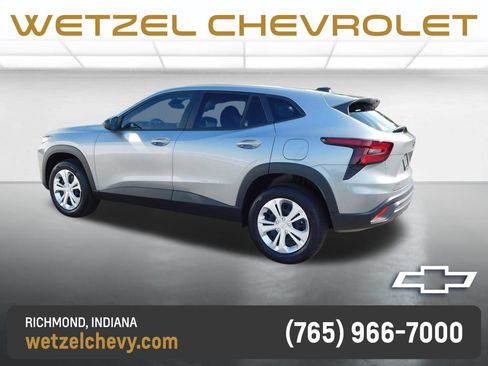 Used 2026 Chevrolet Trax LS w/ Driver Confidence Package FWD image 5