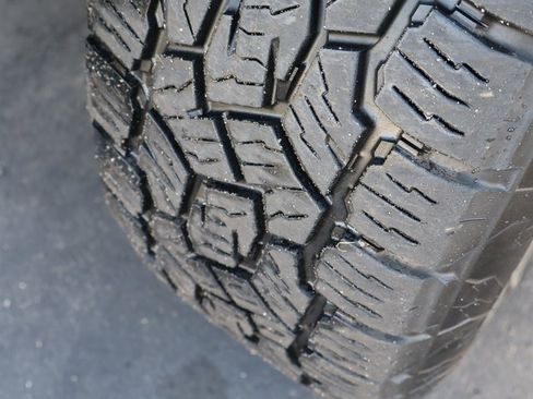 Used 2021 GMC Sierra 1500 AT4 image 12