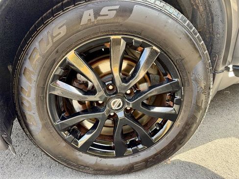 Used 2017 Nissan Rogue SV w/ Midnight Edition image 38