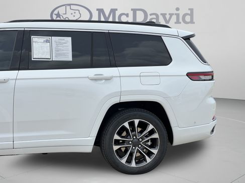 Used 2024 Jeep Grand Cherokee L Overland w/ Advanced Protech Group III AWD/4WD image 30