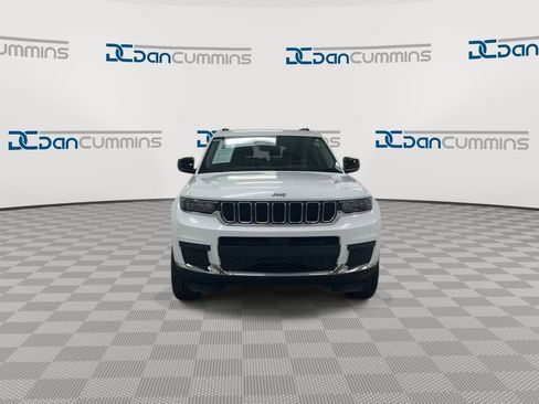 Used 2022 Jeep Grand Cherokee L Laredo w/ Luxury Tech Group I AWD/4WD image 3