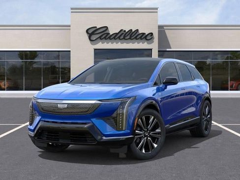 New 2026 Cadillac Optiq Luxury 2 image 6