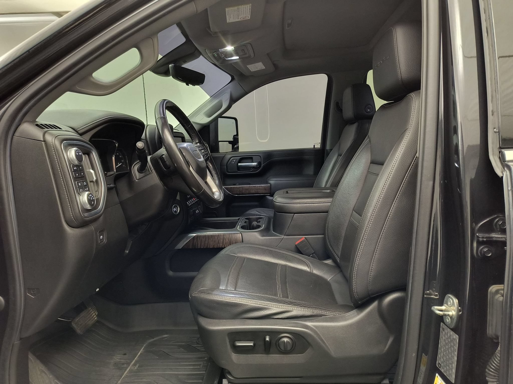 Used 2020 GMC Sierra 3500 Denali w/ Denali Ultimate Package AWD/4WD image 5
