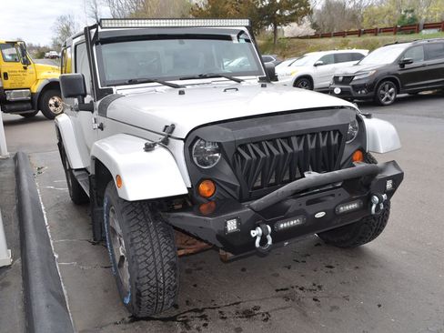 Used 2008 Jeep Wrangler Sahara w/ Dual Top Group AWD/4WD image 14