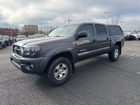 Used 2011 Toyota Tacoma 4x4 Double Cab image 3