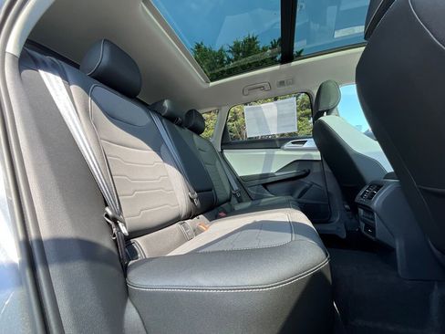 New 2025 Volkswagen Taos SE image 13