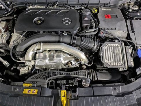 Used 2025 Mercedes-Benz GLB 250 image 21