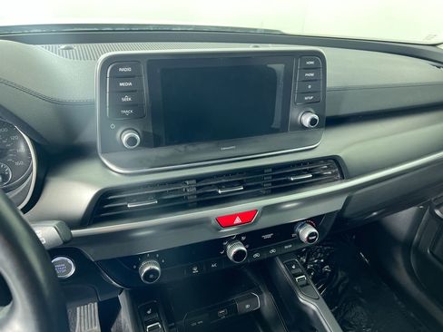 Used 2021 Kia Telluride S image 25