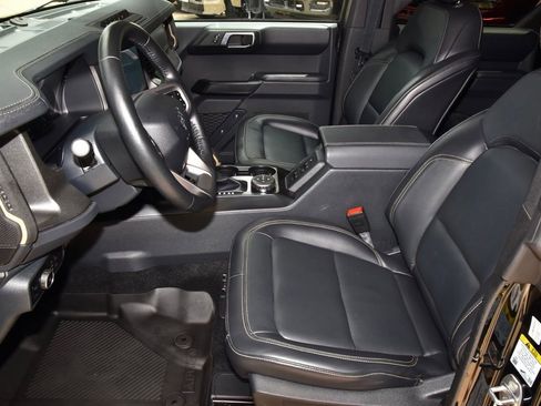 Certified 2025 Ford Bronco Badlands AWD/4WD image 13