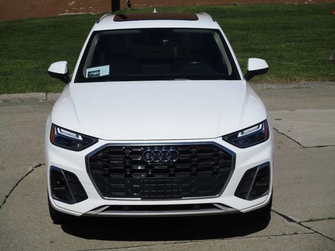 Used 2023 Audi Q5 2.0T Premium Plus w/ Premium Plus Package AWD/4WD image 11
