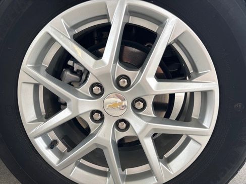 Used 2023 Chevrolet Equinox LS image 5