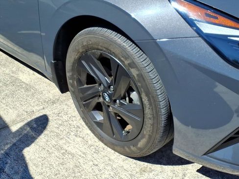 Used 2023 Hyundai Elantra SEL w/ Preferred Accessory Package image 8