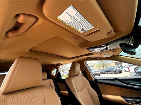 Used 2025 Lexus NX 250 FWD w/ Towing Package (2000 Lbs) image 12