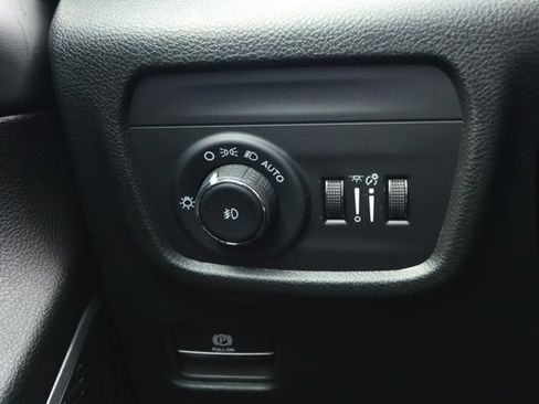 New 2026 Jeep Grand Cherokee L Limited RWD image 15