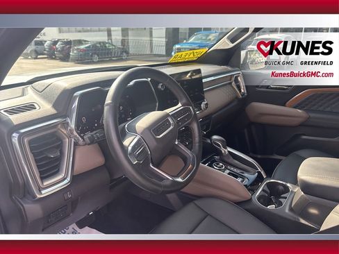 Used 2024 GMC Canyon Denali image 19