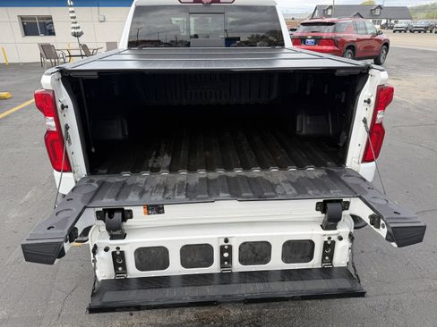 Used 2021 Chevrolet Silverado 1500 High Country w/ Technology Package image 11