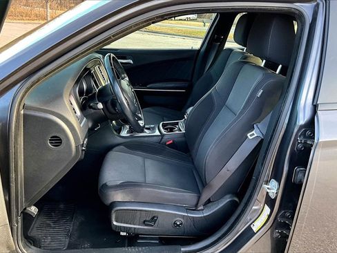 Used 2019 Dodge Charger SXT image 24