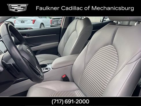 Used 2020 Toyota Camry SE image 16