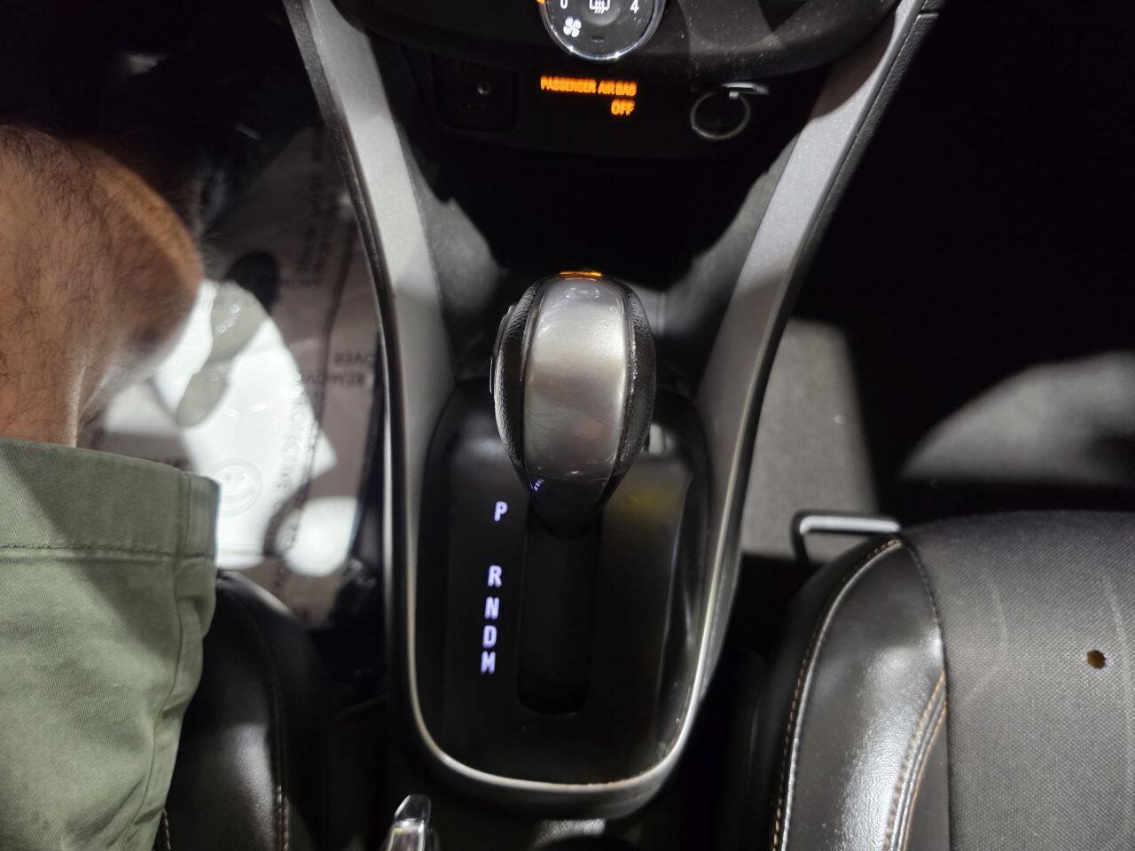 Used 2021 Chevrolet Trax LT w/ LT Convenience Package AWD/4WD image 44