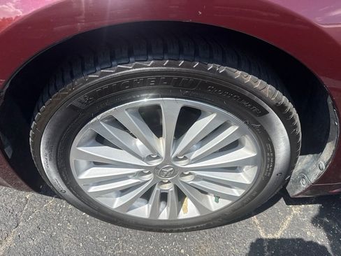 Used 2015 Toyota Avalon Limited w/ Technology Package FWD image 12