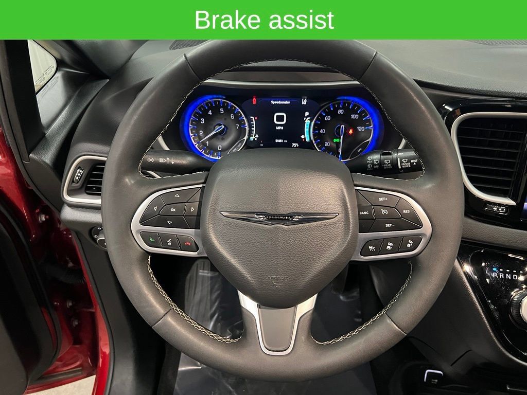 Used 2025 Chrysler Pacifica Select FWD image 23