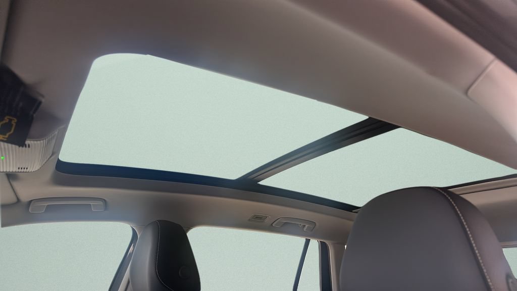 New 2026 Volkswagen Tiguan SE FWD image 16