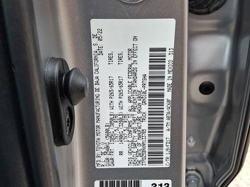 Used 2022 Toyota Tacoma TRD Sport image 27