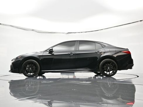 Used 2025 Toyota Camry SE image 46