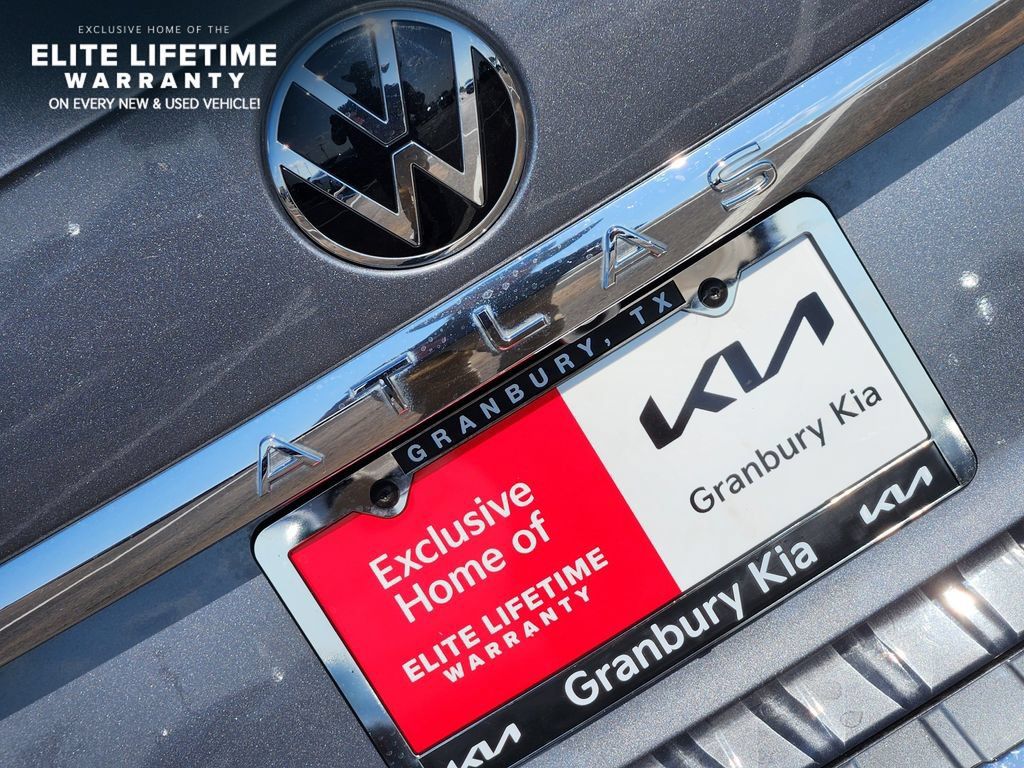 Used 2023 Volkswagen Atlas SE w/ Panoramic Sunroof Package FWD image 6