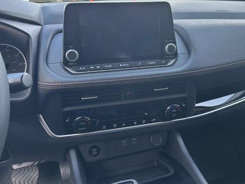 Certified 2025 Nissan Rogue SV AWD/4WD image 18
