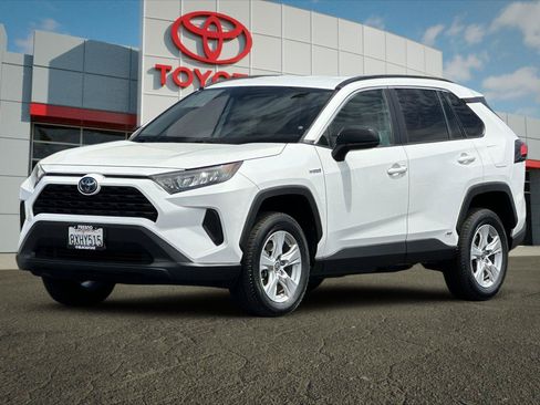 Certified 2021 Toyota RAV4 LE AWD/4WD image 7