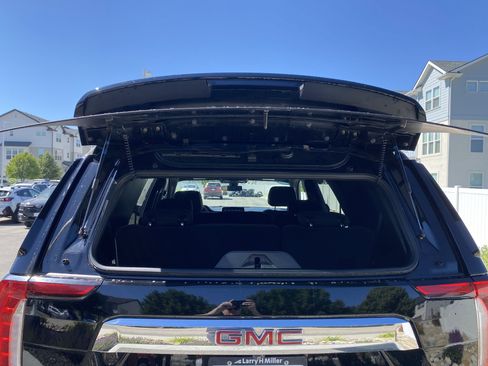 Used 2021 GMC Yukon SLE AWD/4WD image 36