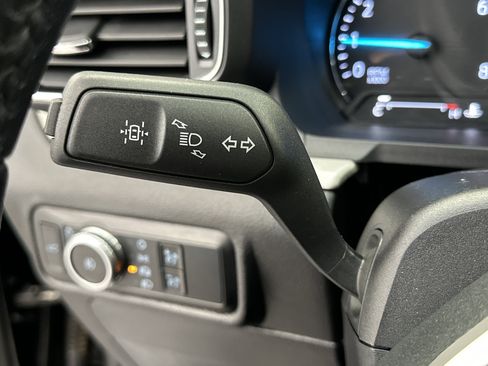 Certified 2022 Ford Explorer XLT w/ Equipment Group 202A image 38