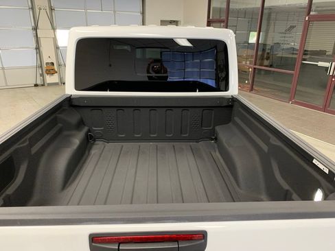 Used 2026 Jeep Gladiator Rubicon AWD/4WD image 8