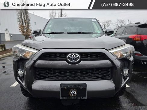 Used 2017 Toyota 4Runner SR5 image 2