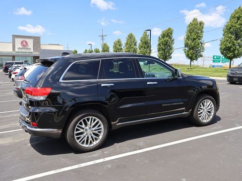 Used 2018 Jeep Grand Cherokee Summit AWD/4WD image 10