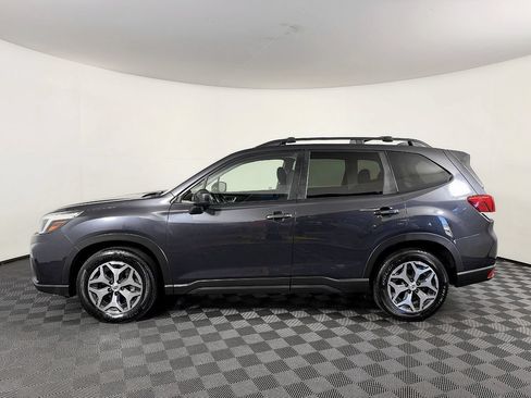 Used 2019 Subaru Forester Premium AWD/4WD image 17