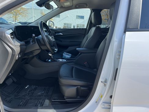 Used 2024 Buick Encore GX Sport Touring image 12