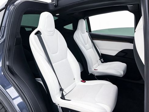 Used 2023 Tesla Model X image 34