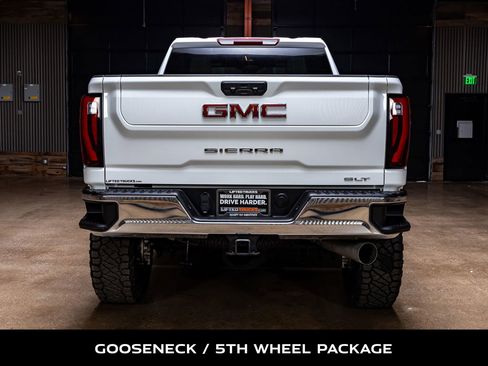 Used 2025 GMC Sierra 2500 SLT image 8