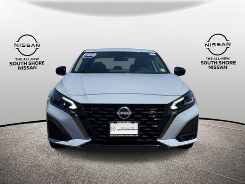 Certified 2025 Nissan Altima 2.5 SR w/ SR Premium Package FWD image 2